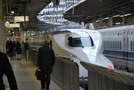 前の写真のサムネイル：新幹線の旅立ち